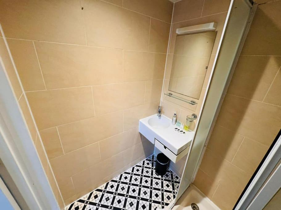 Trio'S Haven In Portebello Road Londra Exterior foto