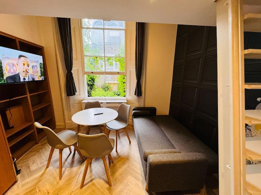 Trio'S Haven In Portebello Road Londra Exterior foto